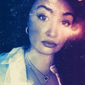 Meet your Posher, Leah